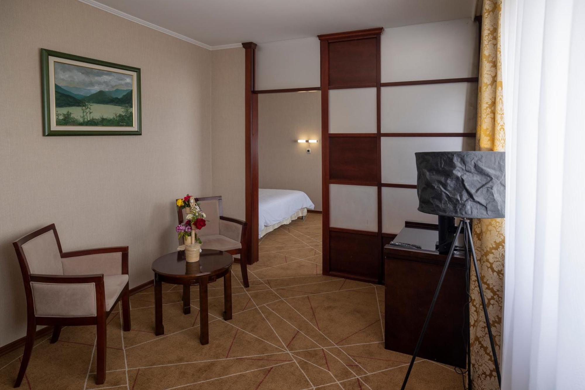 阿夸斯塔多瑙河酒店 克拉多沃 外观 照片